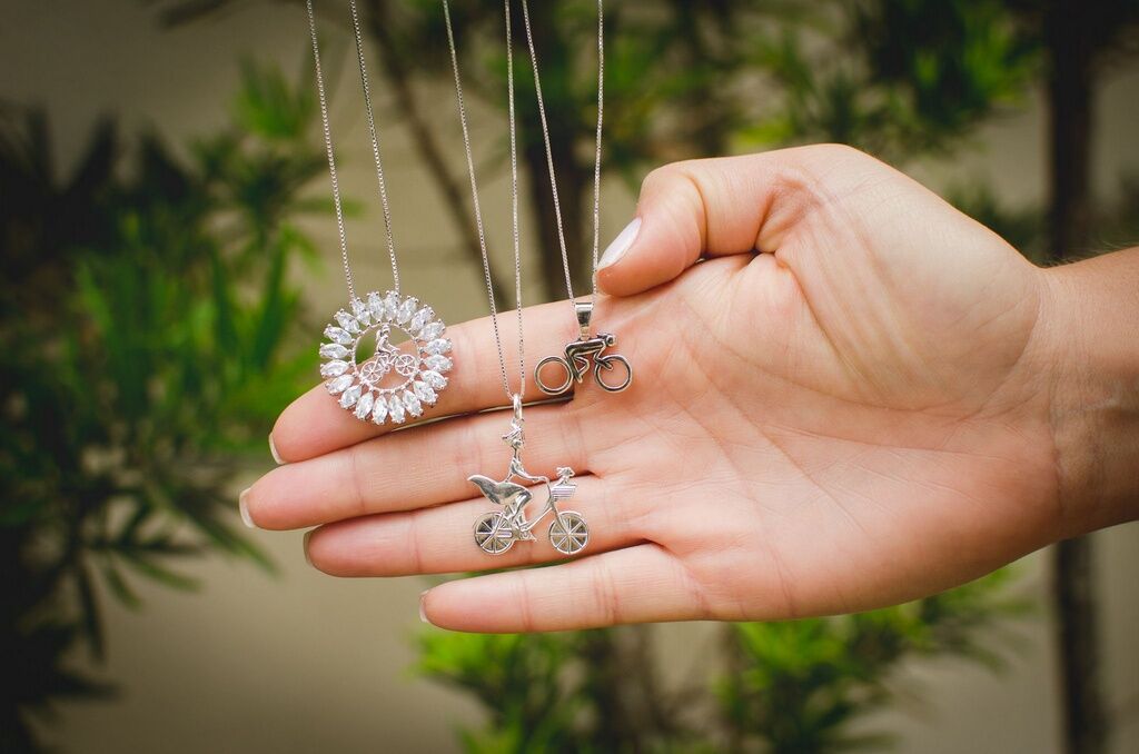 Collar de plata de ley 925 con colgante de bicicleta ciclista